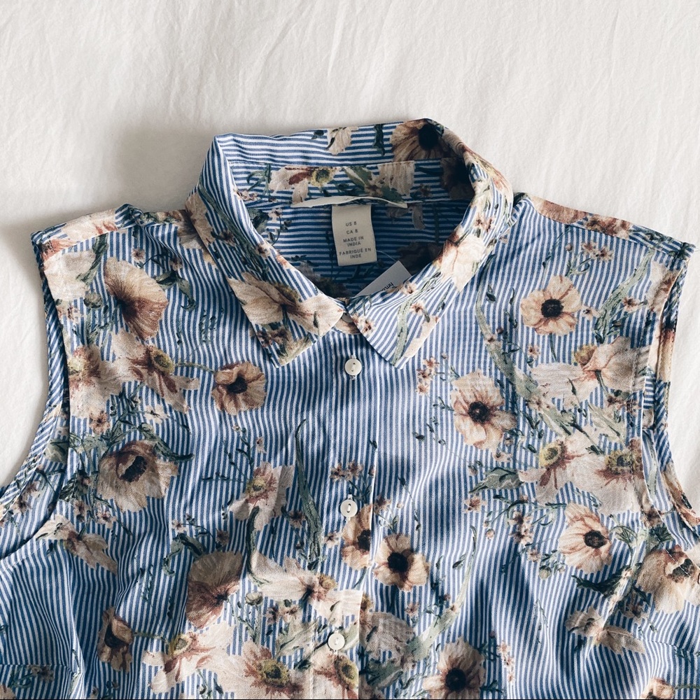 NWT Sleeveless floral top